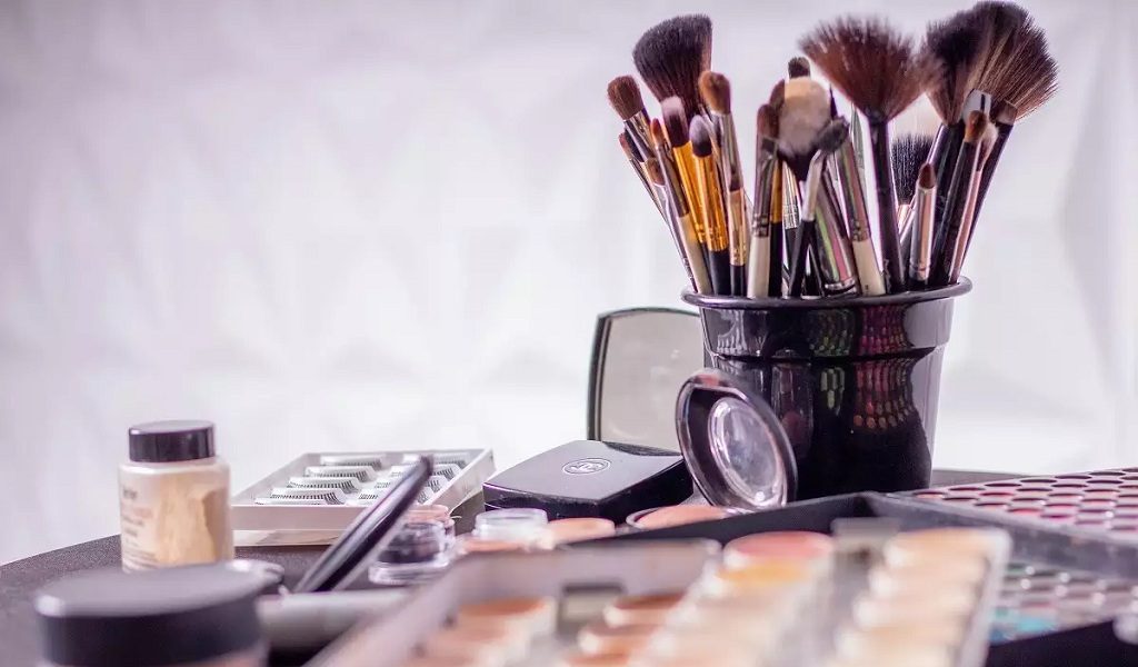 Do’s and Don’ts of Makeup Routine When You Have a Skin Condition